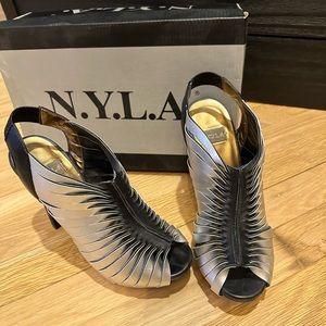 N.Y.L.A silver and black twisted leather heels. Size 7